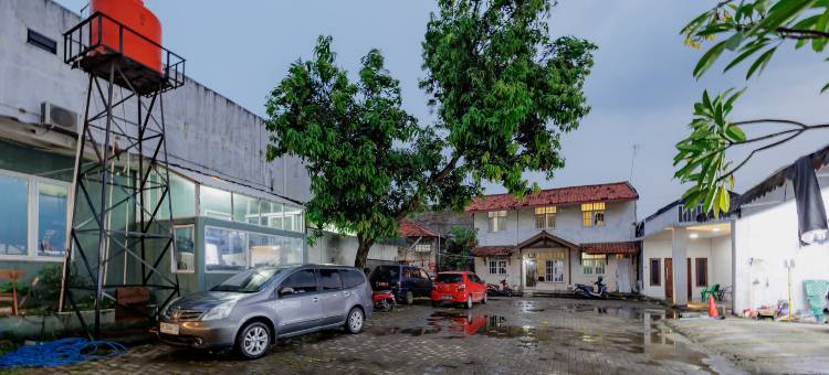 RedDoorz near Maulana Yusuf Stadium Serang图片