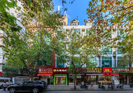 吉泰酒店(大华虎城大华三路地铁站店)