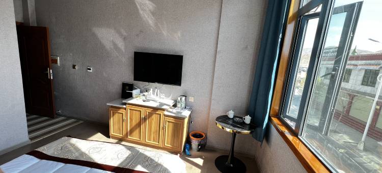 谢通门玉雄酒店图片