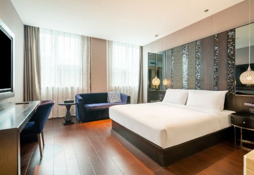 Crystal Orange Shanghai Caohejing Yishan Road HotelHotel Overview
