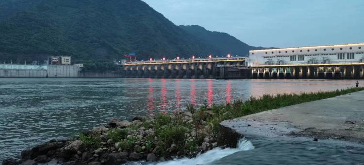 桐庐富春江山与院子民宿图片