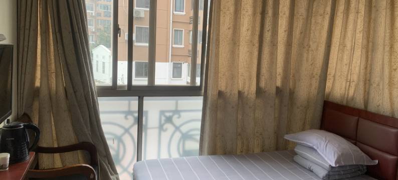 上海路人旅馆(青浦新城地铁站店)图片