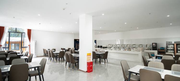 波密柏瀚酒店图片