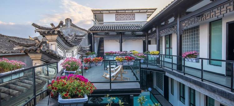 腾冲铂岛全景温泉度假民宿图片