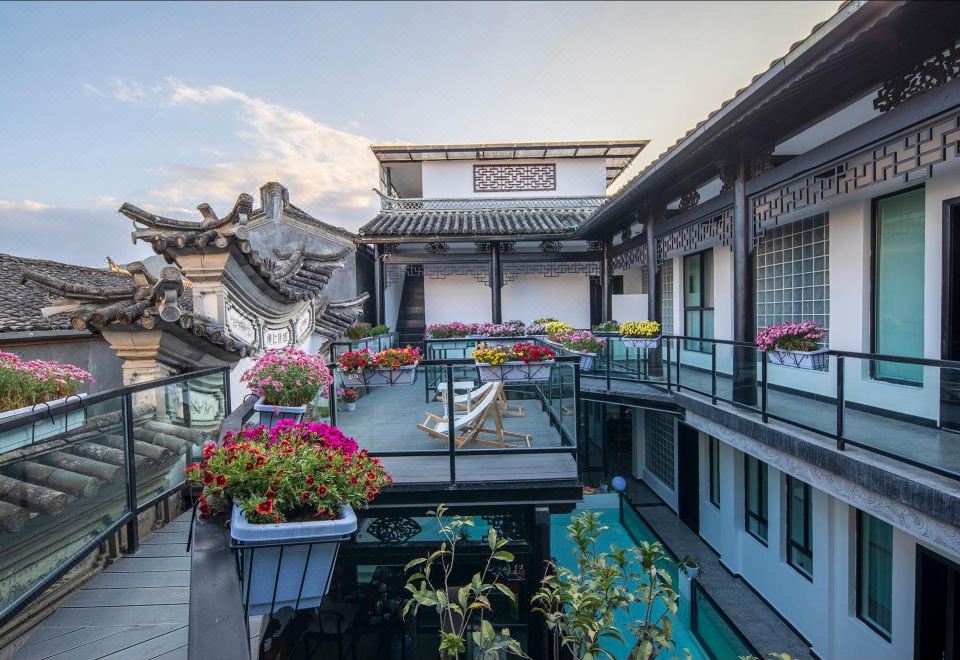 腾冲铂岛全景温泉度假酒店外景图