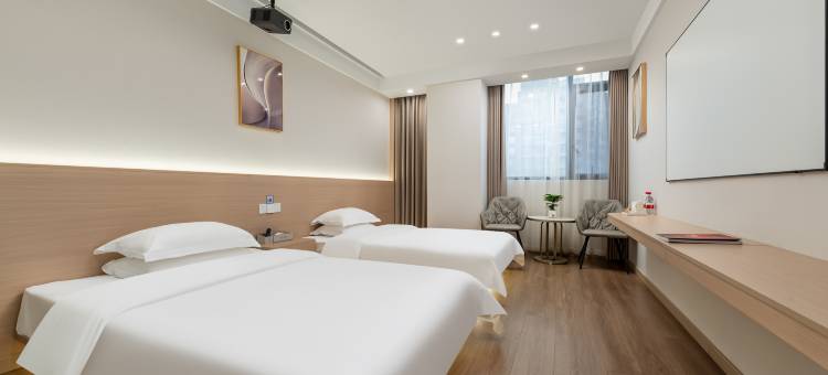 云上酒店(秀山火车站花灯广场店)图片