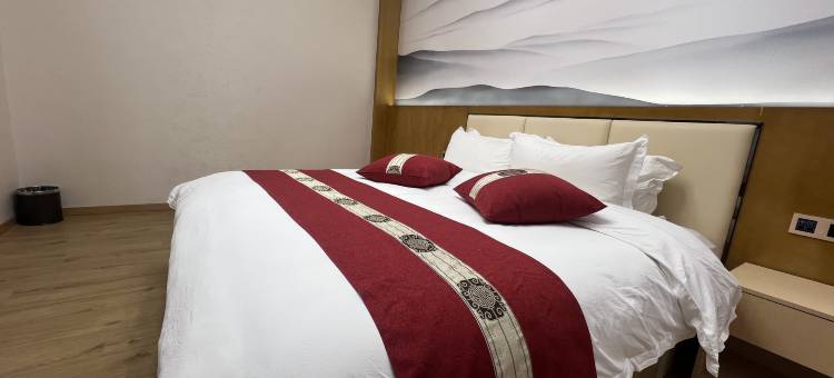 石渠石刻王国酒店(洛须店)图片