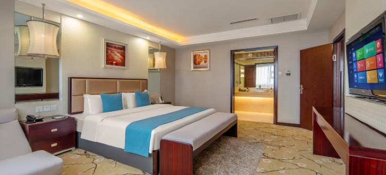 阿克苏浦东假日酒店(阿克苏火车站凤泉河公园店)图片