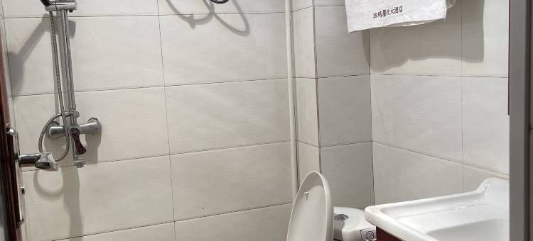 班玛餐饮大酒店图片
