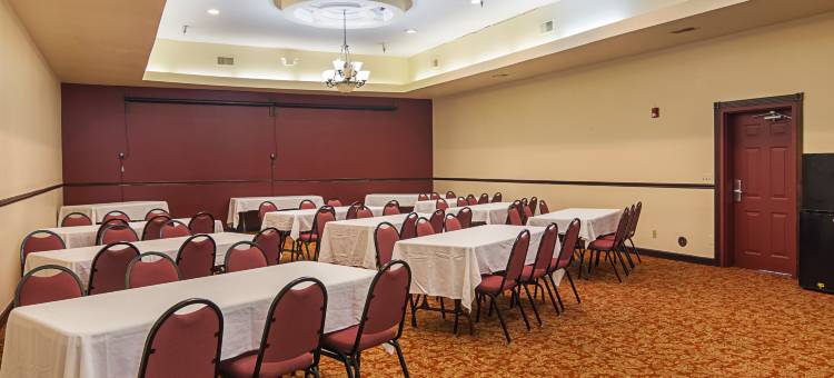 猎户座湖/奥本山红顶套房酒店(Red Roof Inn & Suites Lake Orion/ Auburn Hills)图片