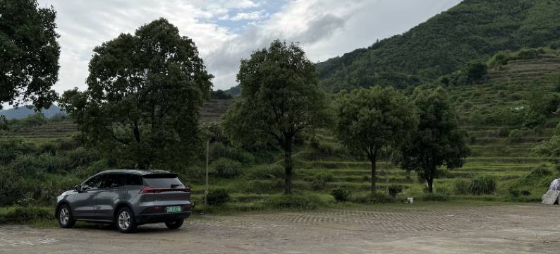 横峰东坡逸居图片