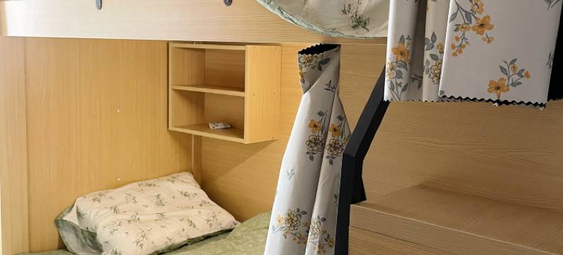 莉莉丝纯女青旅图片