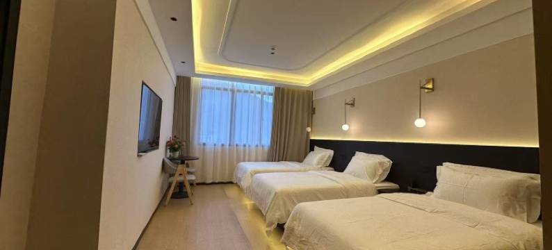 炉霍卡瓦洛日大酒店图片