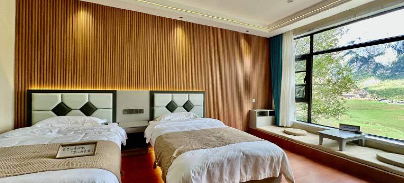 Lotus忘忧别院·直面主峰与日出观景美宿(扎尕那景区店)图片