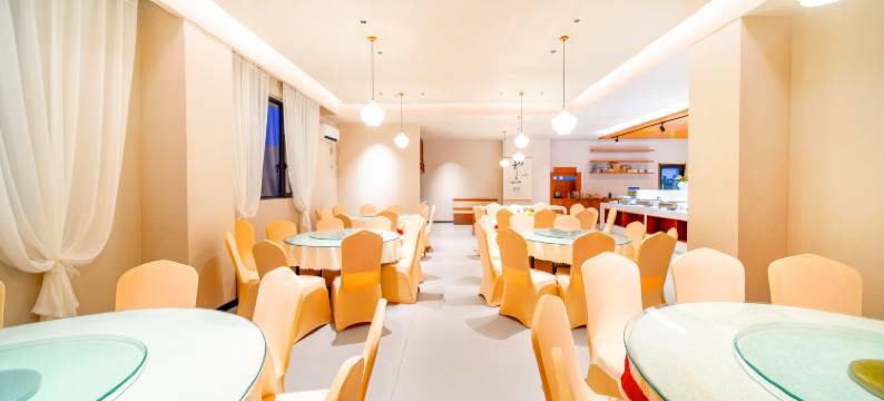 龙庭大酒店(那拉提旅游风景区店)图片