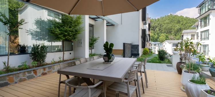 花筑·栾川观山月民宿(老君山中灵索道店)图片