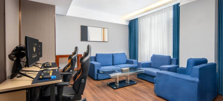 蚂蚁·光年电竞酒店(信阳罗山县政府店)图片