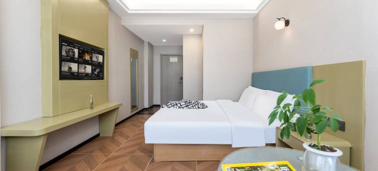 晶正电竞酒店(傅村华丰路店)图片