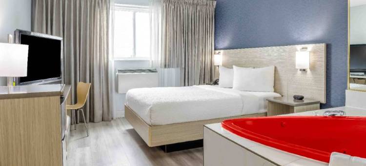 尼亚加拉瀑布6号汽车旅馆，安大略省 – 瀑布附近(Motel 6 Niagara Falls, on Near the Falls)图片