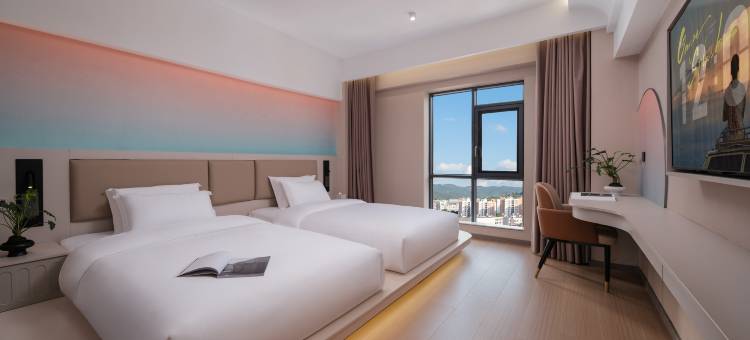 亦安沄梦艺术酒店(陆良图腾商业中心店)图片