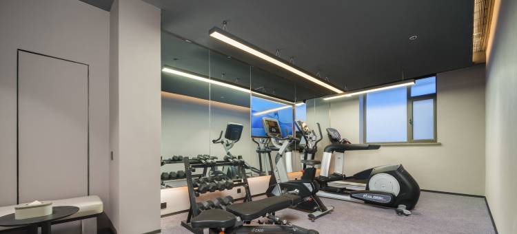 长春解放大路吉大一院亚朵酒店图片