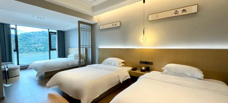 枫情盛世酒店(奉节夔门广场店)图片