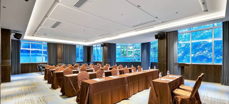 朗居酒店(上邦百汇城友谊阳光城店)图片