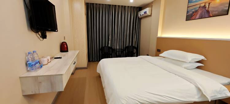 华顺智能酒店(化州市府广场店)图片