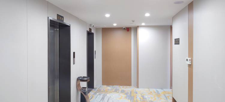 普兰万山辉酒店图片