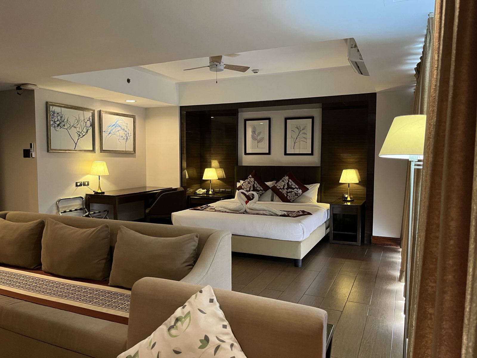 Newtown Plaza HotelOver view