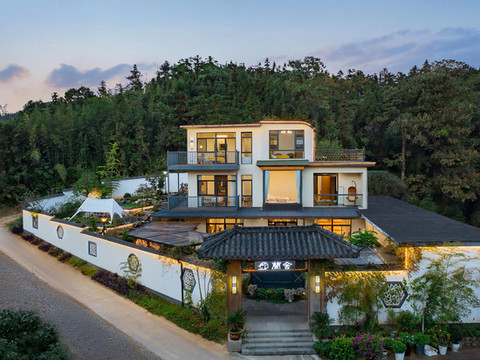 安吉兰舍民宿(中南百草原自然博物院安吉馆店)