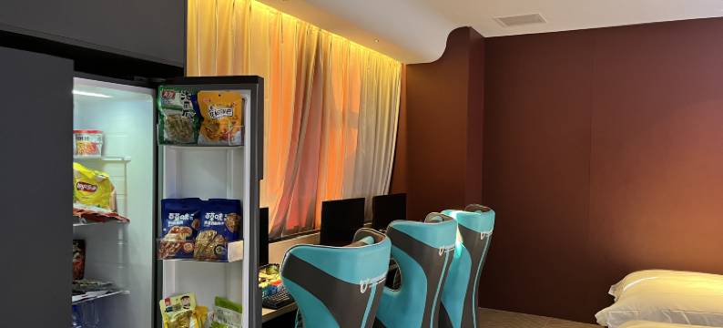 绵阳灵熊BUFF电竞酒店(高铁站万达广场店)图片