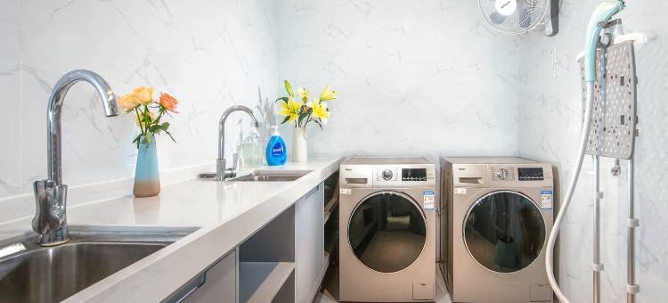 白玉兰酒店(东兴国门口岸店)图片