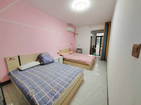 悦客民宿(南宁金湖广场地铁站店)