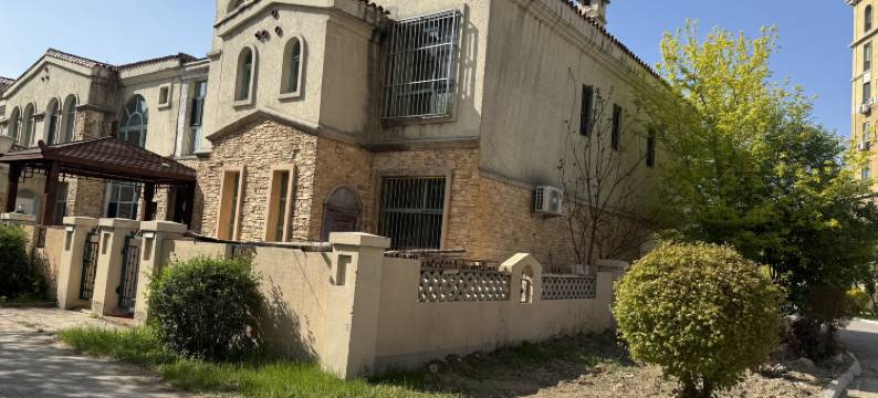 新民美国郡鸿睿温泉别墅复式公寓图片