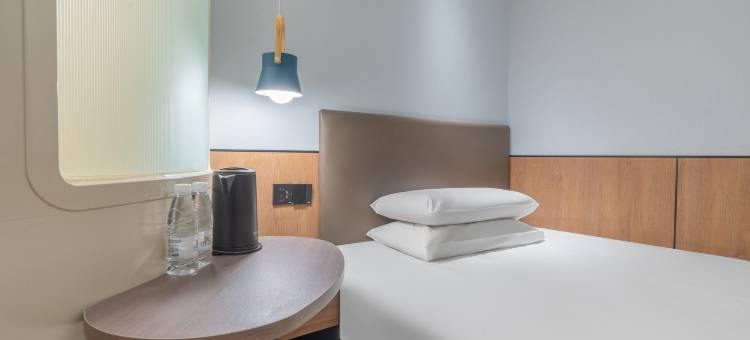 易佰酒店(上海同济大学赤峰路地铁站店)图片