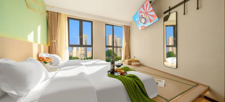 龙猫精灵酒店(李沧万达广场李村地铁站店)图片