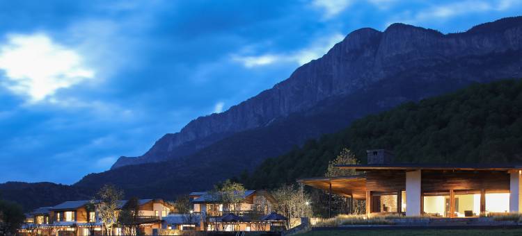 泸沽湖岚岳酒店图片