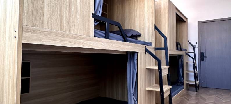 半品青年旅社(陶阳里景区店)图片