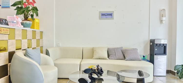 深梦电竞影视酒店(保山学院高铁站店)图片