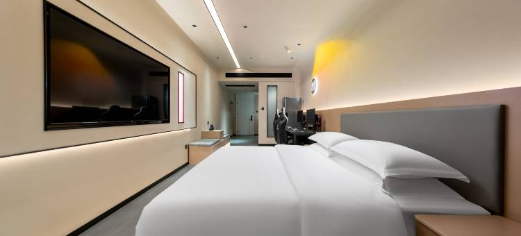 艾特摩高电竞酒店(信阳火车站天润广场店)图片