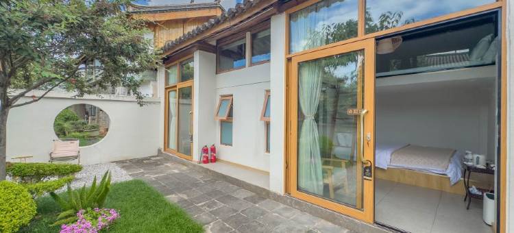 丽江得闲民宿(三义国际机场店)图片