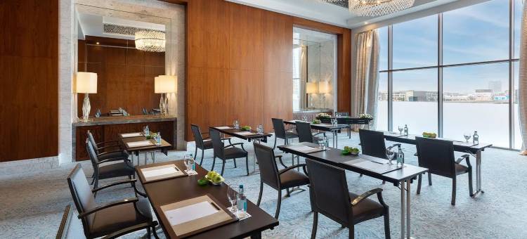 迪拜希尔顿艾尔哈布图尔城酒店(Hilton Dubai Al Habtoor City)图片