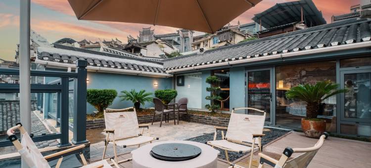景宿梦澜·茶言听雨智能江景民宿(凤凰古城景区南华桥店)图片