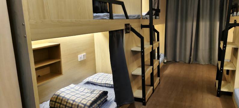 万里青年公寓(季华六路地铁站店)图片