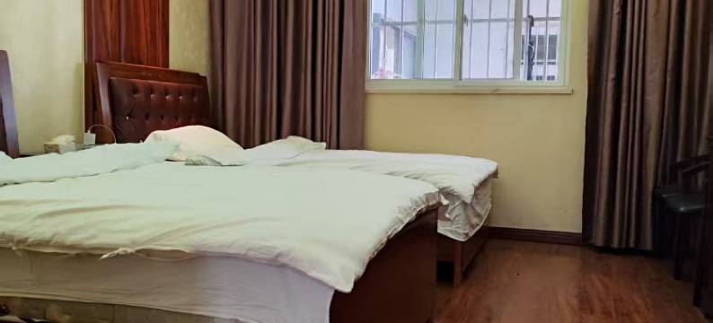 波密一锅鲜铁锅炖民宿图片