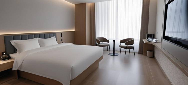 语朵酒店(慧鹏月亮湾商业街店)图片