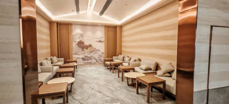 四季花海康养运动中心图片