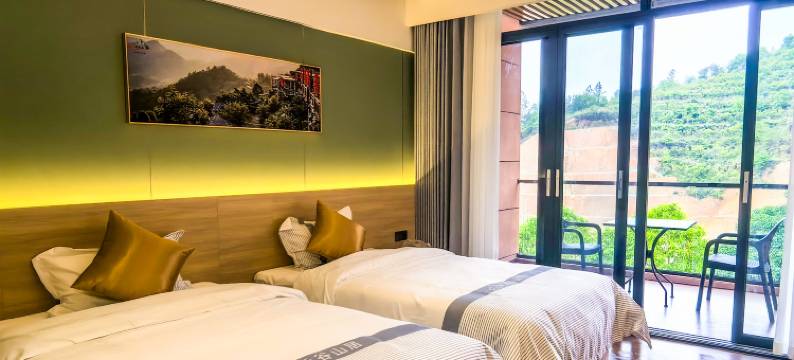 灵龙谷华丰山庄图片