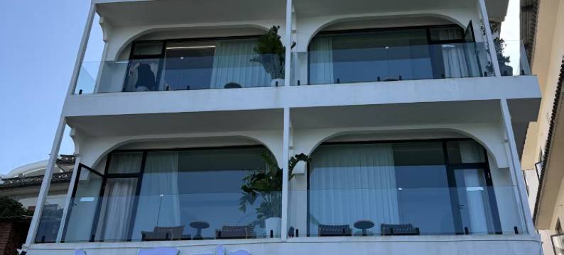 大理白月光悬崖海景民宿(双廊洱海店)图片